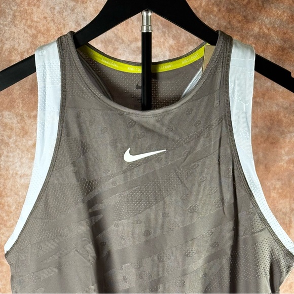 Nike Court Slam Dri-FIT Tennis Tank NWT Women’s L Gray Athleisure Top - Picture 2 of 9
